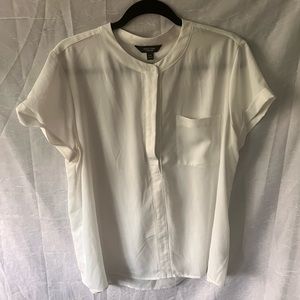 ‼️BOGO SALE‼️ Vera Wang White Flowy T-shirt style Blouse